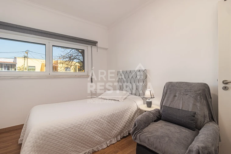 Apartamento T2 para Venda em Charneca de Caparica e Sobreda Foto 12