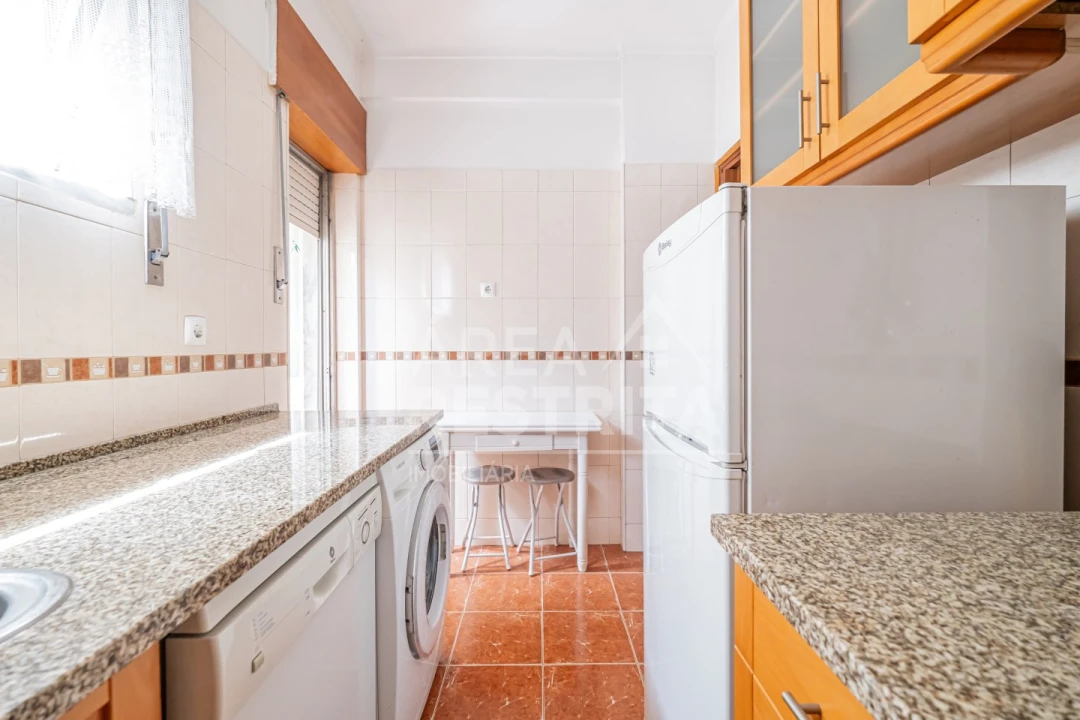 Apartamento T2 para Venda em Amora Foto 6