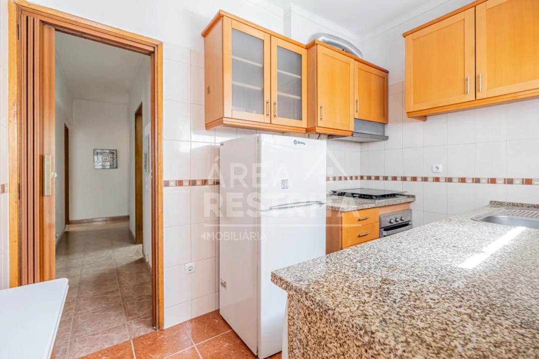 Apartamento T2 para Venda em Amora Foto 9