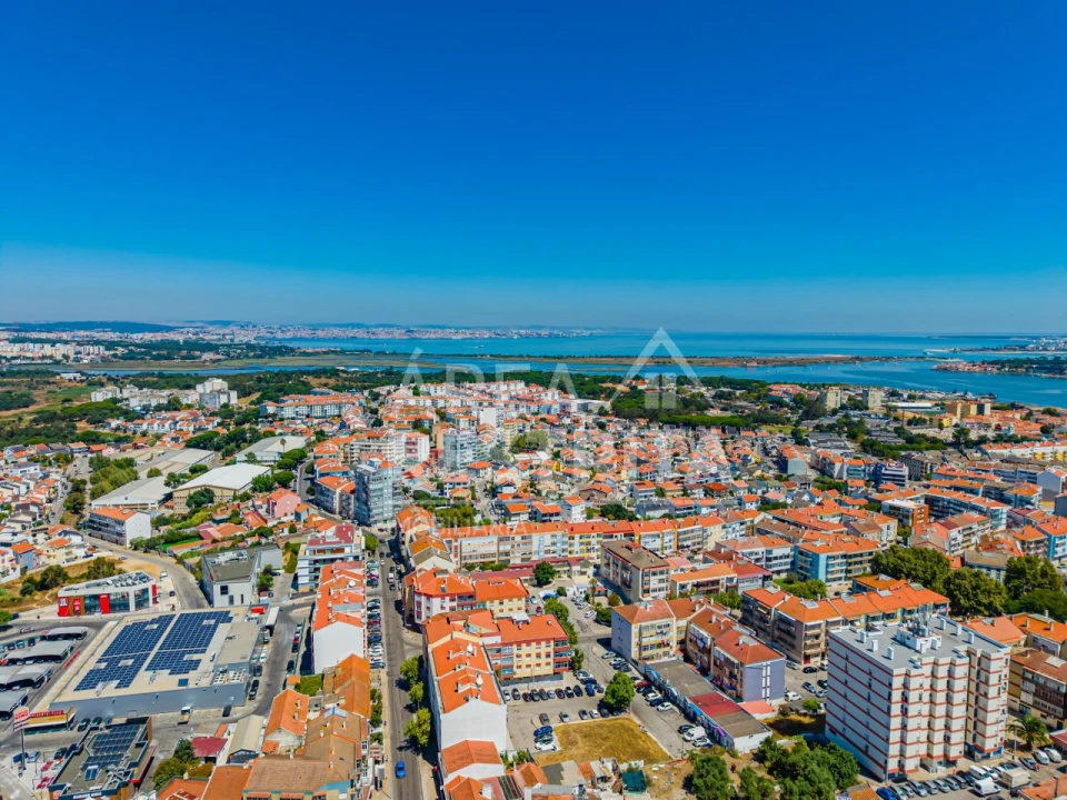 Apartamento T2 para Venda em Amora Foto 48