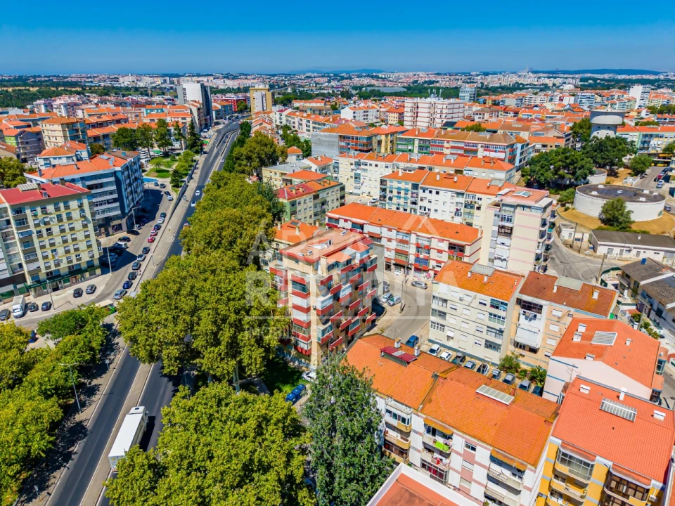 Apartamento T2 para Venda em Amora Foto 54