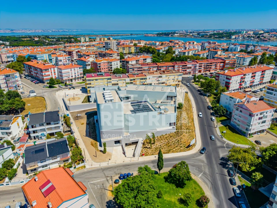 Apartamento T2 para Venda em Amora Foto 55