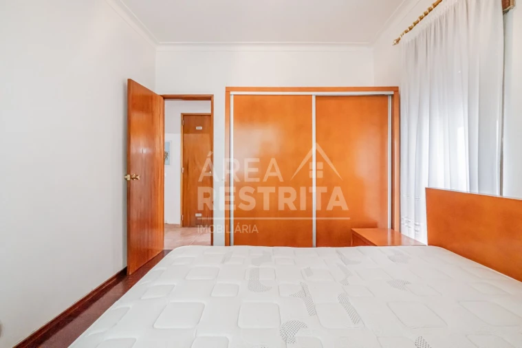 Apartamento T2 para Venda em Amora Foto 16