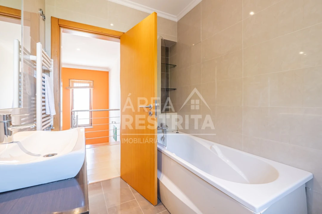 Moradia T4 para Venda em São João das Lampas e Terrugem Foto 52