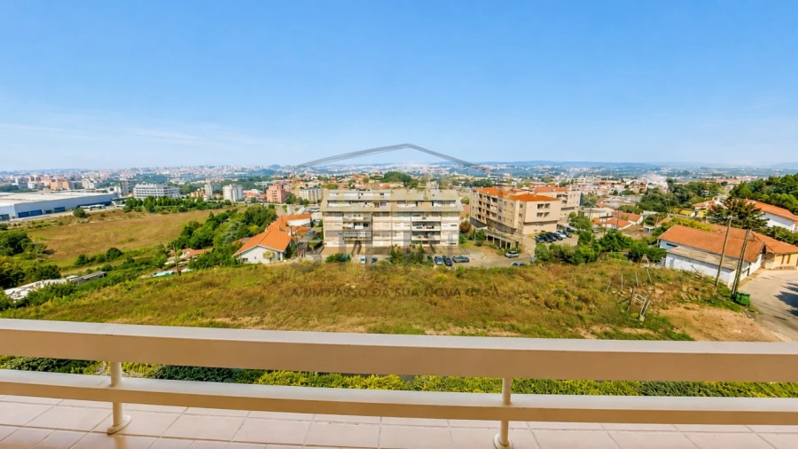 Apartamento T2 para Venda em Oliveira do Douro Foto 3