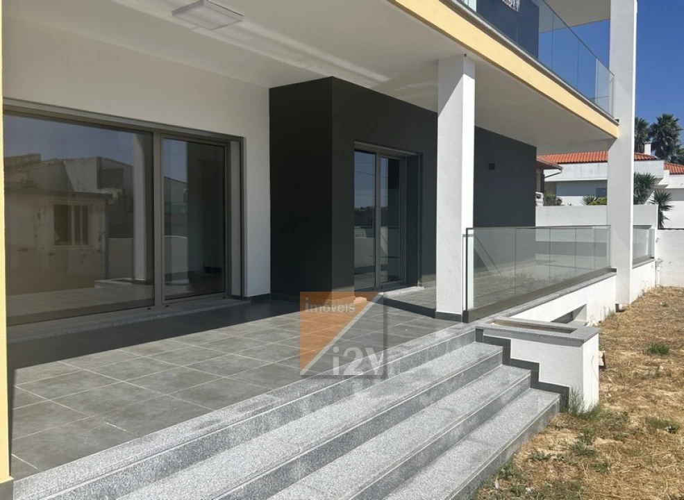 Apartamento T3 para Venda em Parceiros e Azoia Foto 1