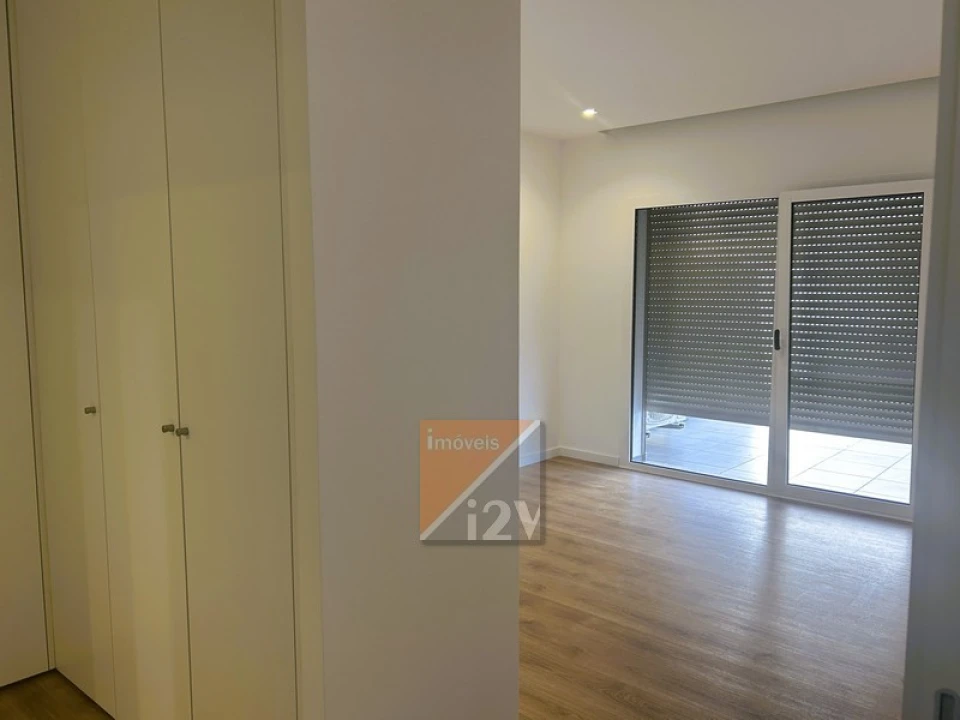 Apartamento T3 para Venda em Parceiros e Azoia Foto 25