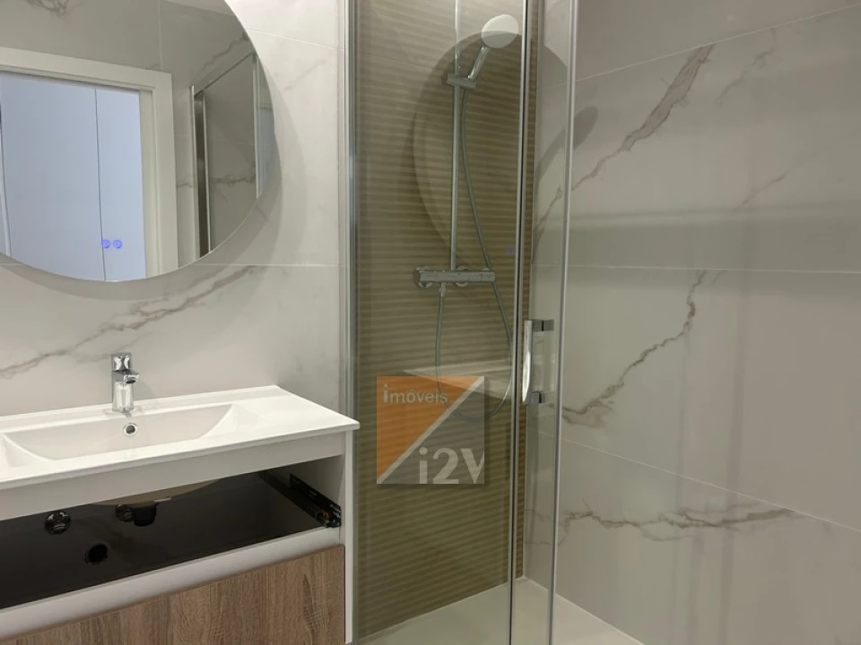 Apartamento T3 para Venda em Parceiros e Azoia Foto 30