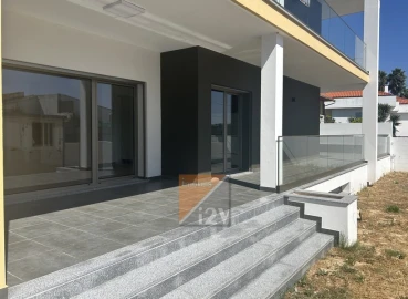 Apartamento T3 para Venda em Parceiros e Azoia