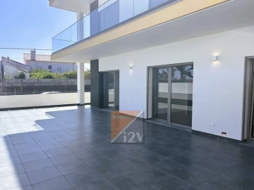 Apartamento T3 para Venda em Parceiros e Azoia