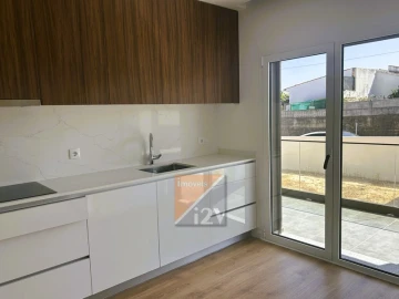 Apartamento T3 para Venda em Parceiros e Azoia