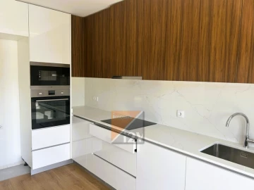Apartamento T3 para Venda em Parceiros e Azoia