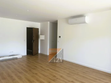 Apartamento T3 para Venda em Parceiros e Azoia
