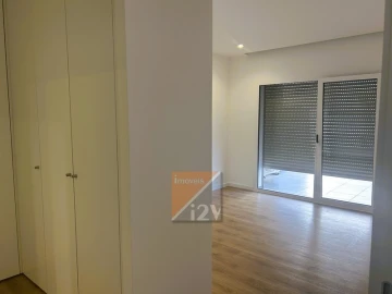 Apartamento T3 para Venda em Parceiros e Azoia