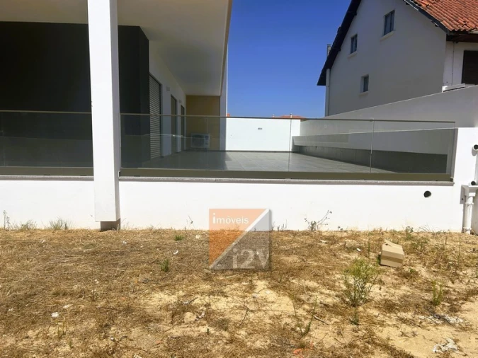 Apartamento T3 para Venda em Parceiros e Azoia Foto 5