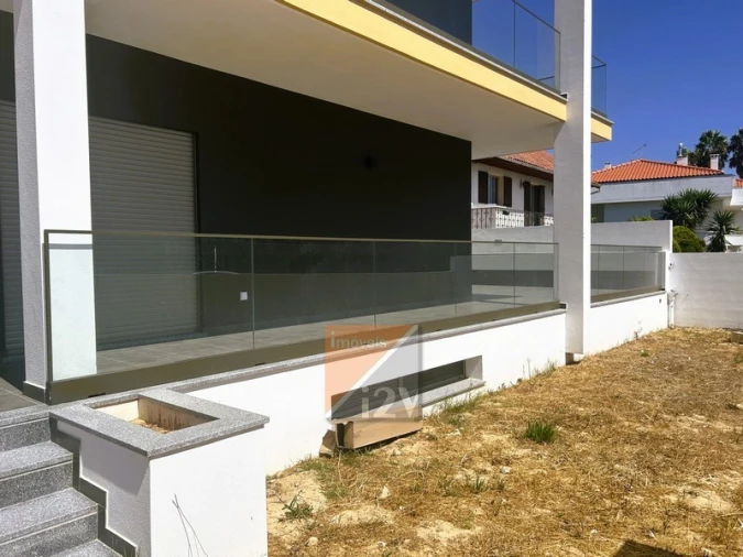Apartamento T3 para Venda em Parceiros e Azoia Foto 6