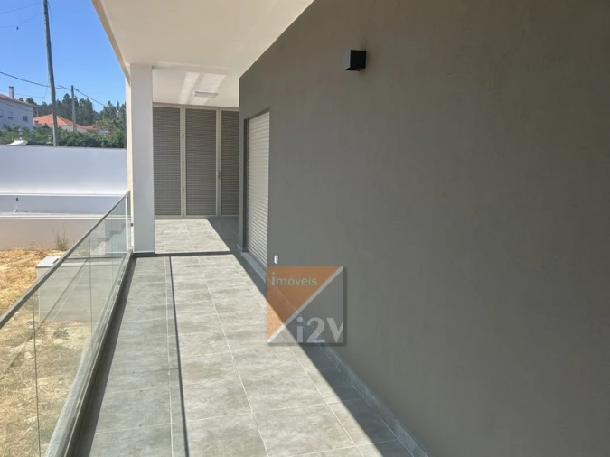 Apartamento T3 para Venda em Parceiros e Azoia Foto 9
