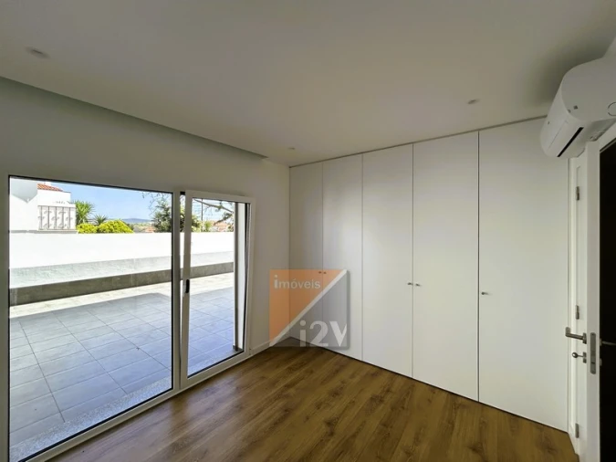 Apartamento T3 para Venda em Parceiros e Azoia Foto 29