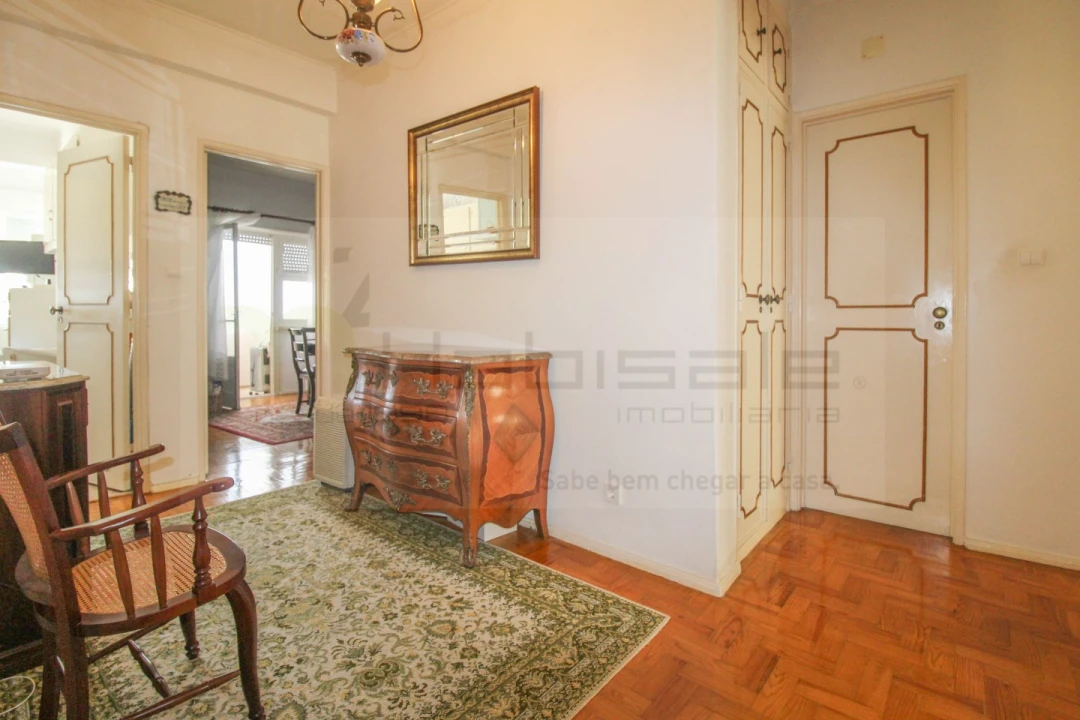 Apartamento T2 para Venda em Póvoa de Santo Adrião e Olival Basto Foto 3