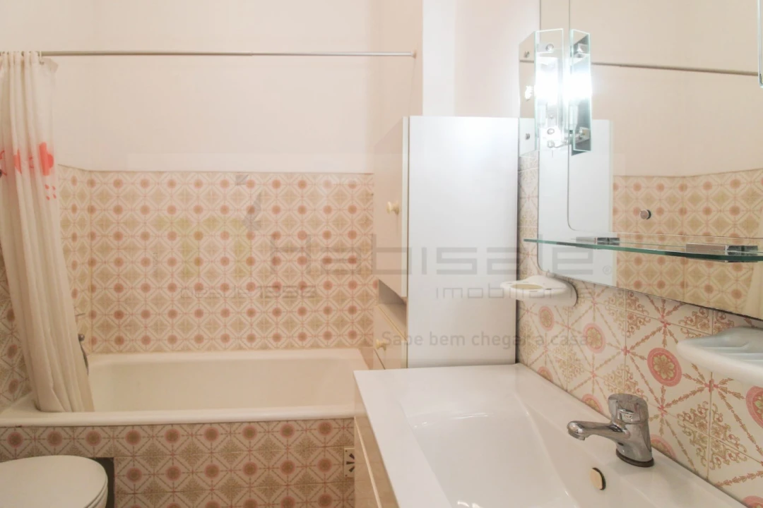 Apartamento T2 para Venda em Póvoa de Santo Adrião e Olival Basto Foto 14