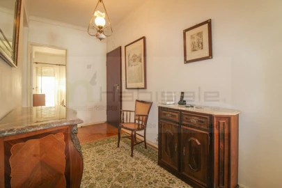 Apartamento T2 para Venda em Póvoa de Santo Adrião e Olival Basto