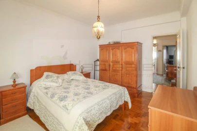 Apartamento T2 para Venda em Póvoa de Santo Adrião e Olival Basto