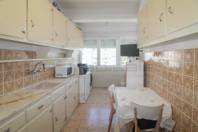Apartamento T2 para Venda em Póvoa de Santo Adrião e Olival Basto