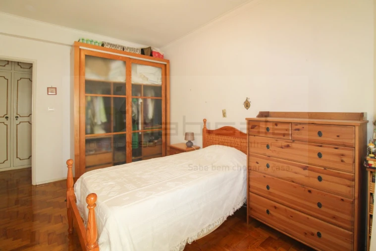 Apartamento T2 para Venda em Póvoa de Santo Adrião e Olival Basto Foto 12