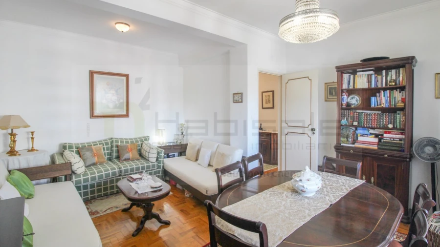 Apartamento T2 para Venda em Póvoa de Santo Adrião e Olival Basto