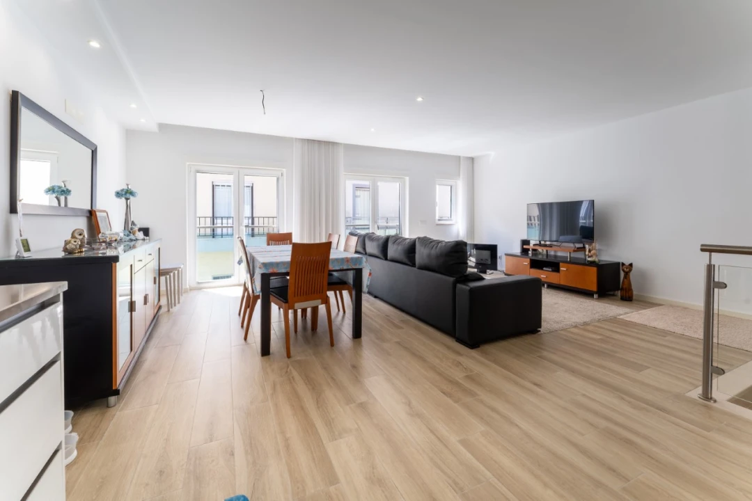 Apartamento T1 para Venda em Nazare Foto 5