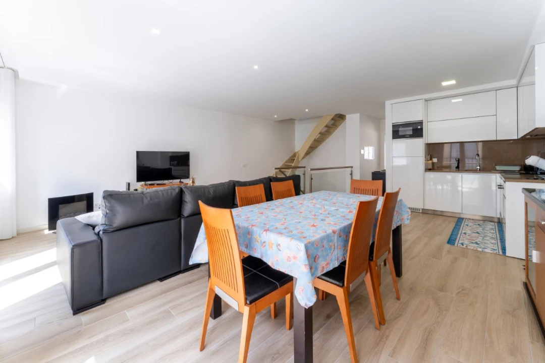 Apartamento T1 para Venda em Nazare Foto 8