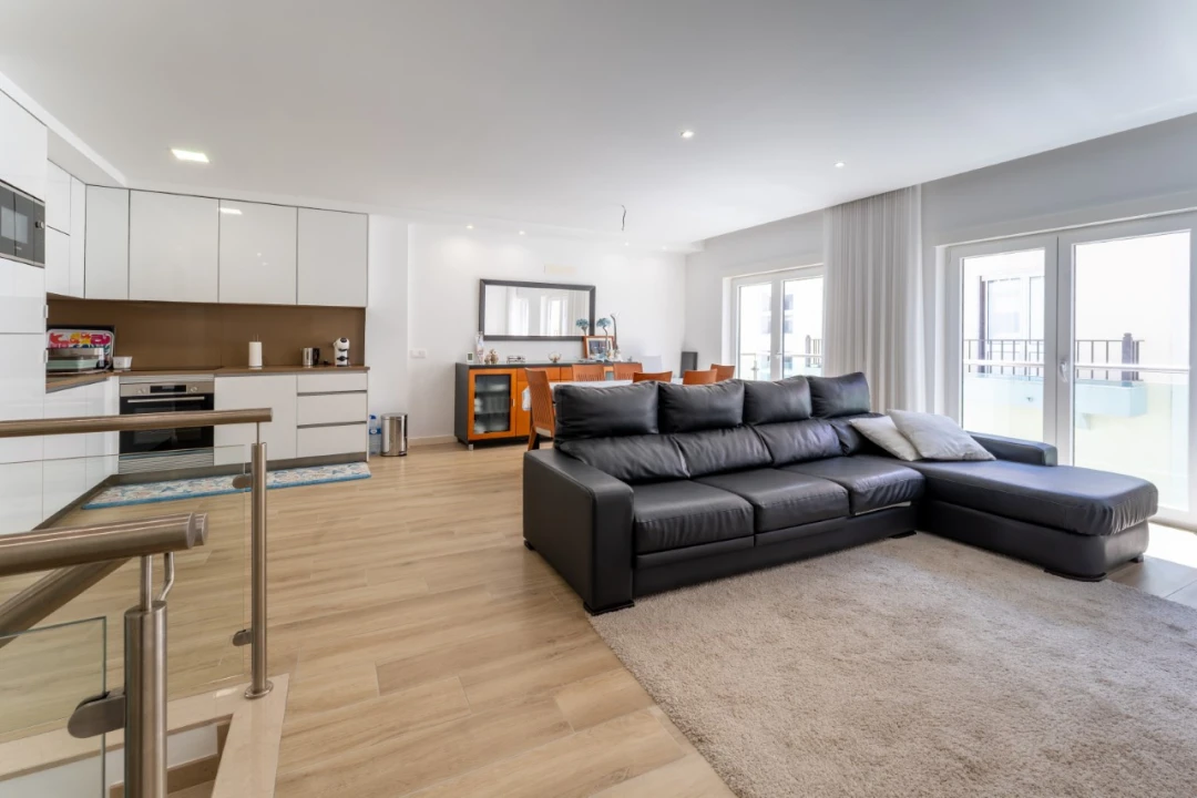 Apartamento T1 para Venda em Nazare Foto 3