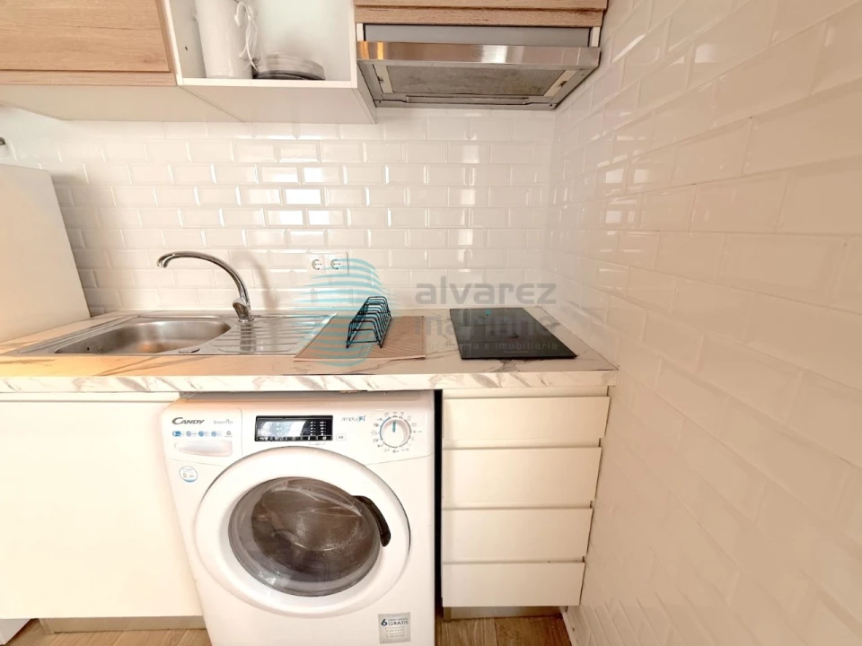 Apartamento T1 para Arrendamento em Santa Maria, São Pedro e Matacães Foto 11