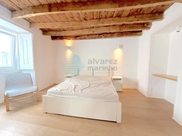 Apartamento T1 para Arrendamento em Santa Maria, São Pedro e Matacães
