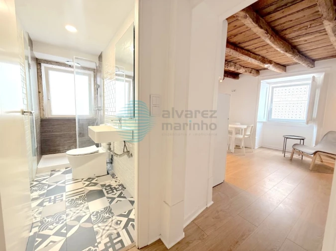 Apartamento T1 para Arrendamento em Santa Maria, São Pedro e Matacães Foto 2