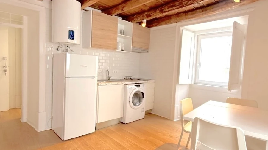 Apartamento T1 para Arrendamento em Santa Maria, São Pedro e Matacães