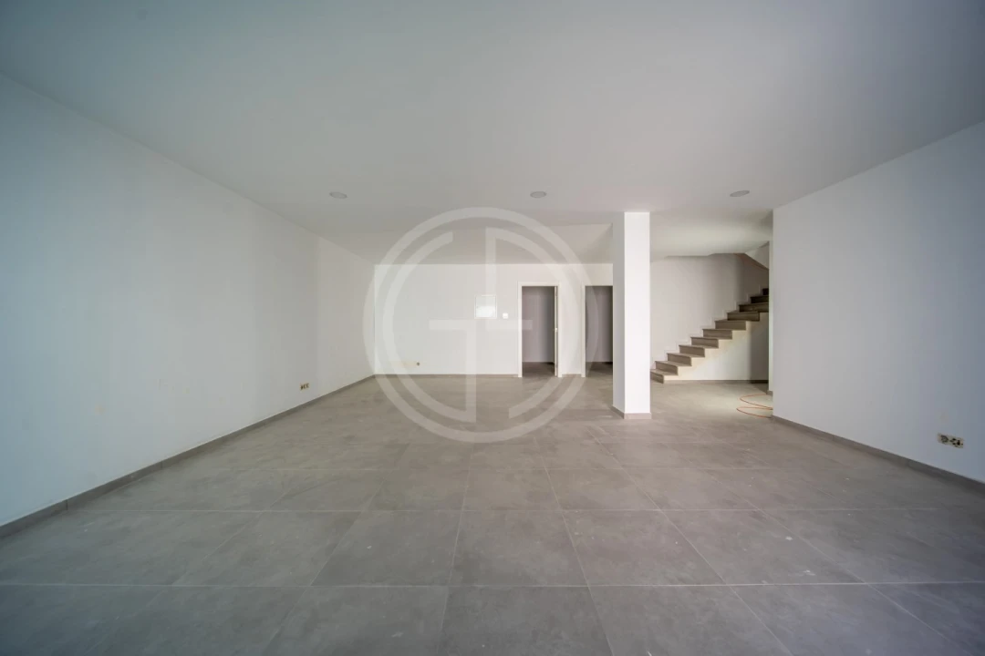 Moradia T3 para Venda em Montenegro Foto 17