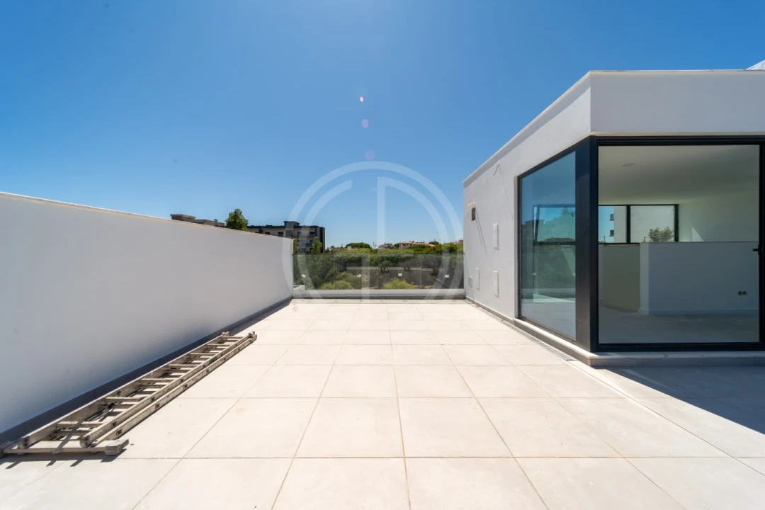 Moradia T3 para Venda em Montenegro Foto 33