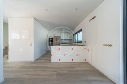 Moradia T3 para Venda em Montenegro