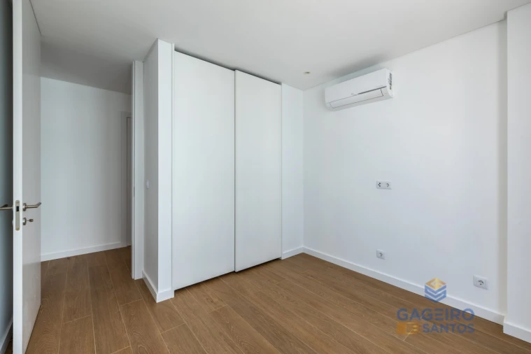 Apartamento T2 para Venda em São Martinho do Porto Foto 16