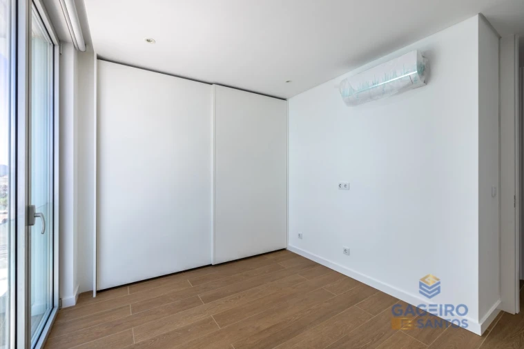 Apartamento T2 para Venda em São Martinho do Porto Foto 18