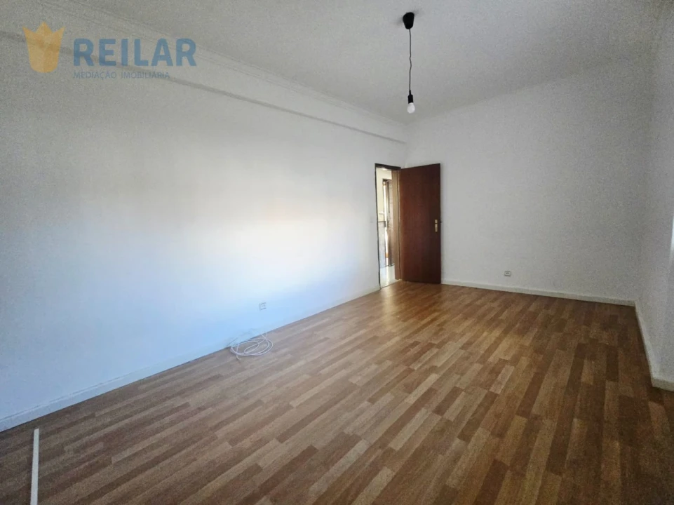 Apartamento T1 para Arrendamento em Santa Iria de Azoia, São João da Talha e Bobadela Foto 5