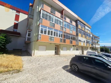 Apartamento T1 para Arrendamento em Santa Iria de Azoia, São João da Talha e Bobadela