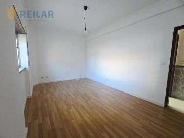 Apartamento T1 para Arrendamento em Santa Iria de Azoia, São João da Talha e Bobadela