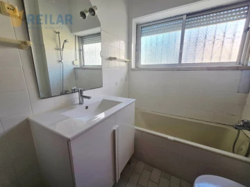 Apartamento T1 para Arrendamento em Santa Iria de Azoia, São João da Talha e Bobadela
