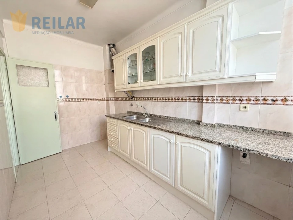 Apartamento T3 para Venda em Agualva e Mira-Sintra Foto 6