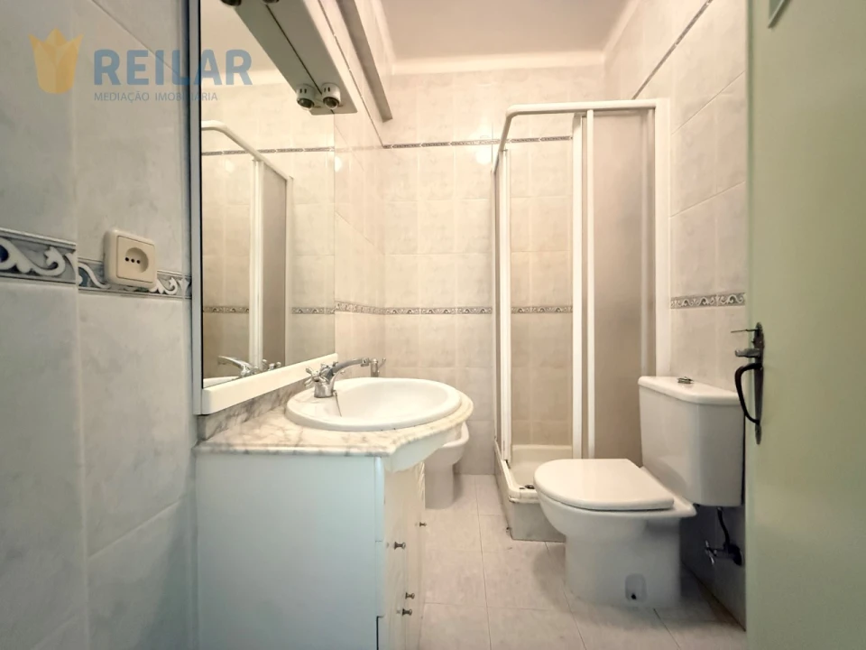 Apartamento T3 para Venda em Agualva e Mira-Sintra Foto 8