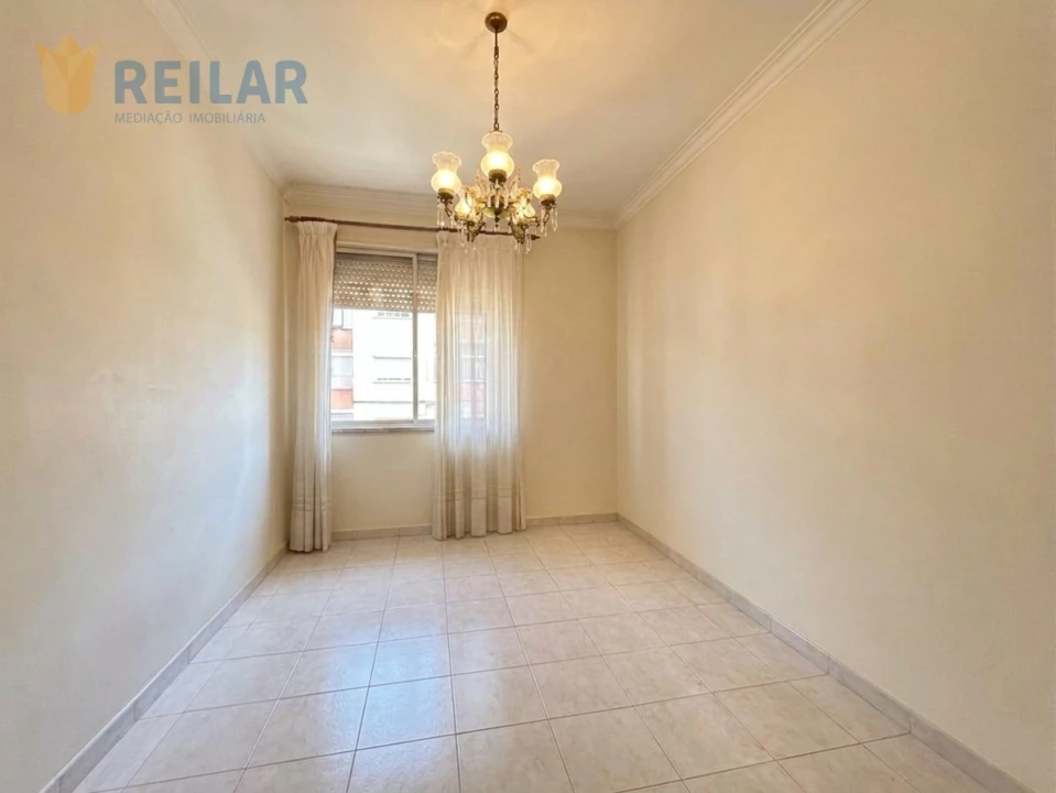 Apartamento T3 para Venda em Agualva e Mira-Sintra Foto 9