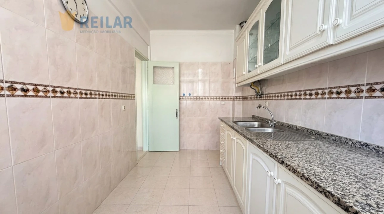 Apartamento T3 para Venda em Agualva e Mira-Sintra Foto 13