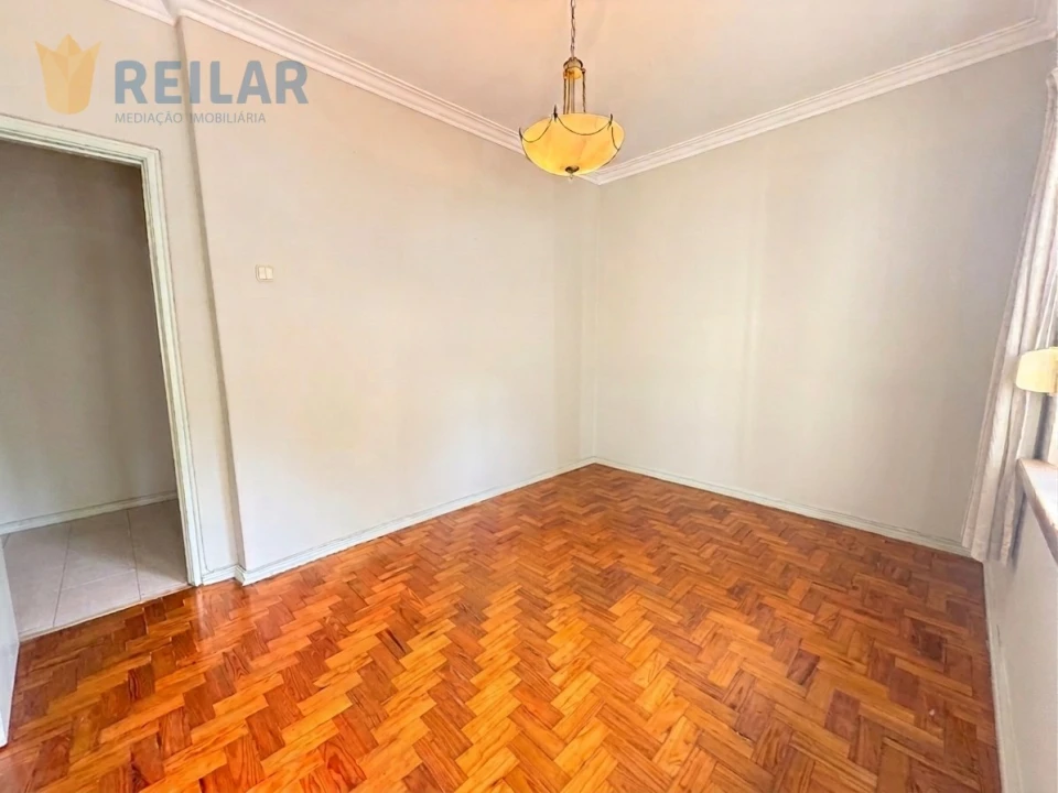 Apartamento T3 para Venda em Agualva e Mira-Sintra Foto 17